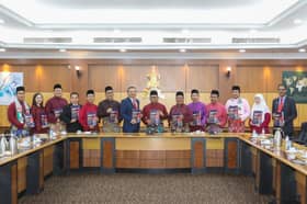 Penjawat awam terima bantuan khas dua bulan setengah gaji