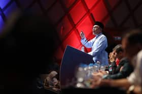 Perkasa bahasa Melayu, tingkatkan mutu bahasa Inggeris mulai tahun depan