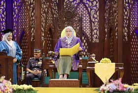 Queen officiates IIUM's 39th convocation ceremony