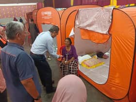 Ahli Parlimen Kuala Selangor ziarah 47 mangsa terjejas air pasang besar