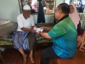 Rumah terbakar dua hari sebelum majlis kahwin, LZS hulur bantuan ringan beban