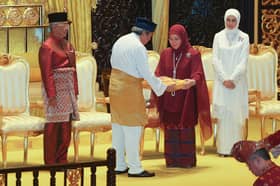 Raja Permaisuri Agong dikurnia Darjah Kerabat Selangor