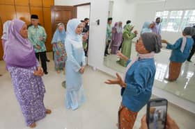 Tengku Permaisuri rasmi pusat sokongan barah, buku pemakanan pesakit