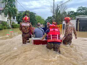 Bomba selamatkan murid, guru tabika terperangkap banjir kilat