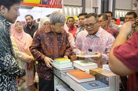 Sultan Sharafuddin officiates SIBF 2023