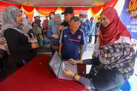 1,500 warga emas, golongan istimewa DUN Hulu Kelang dapat baucar beli-belah