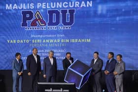 Anwar kekal tidak ambil gaji, menteri potong gaji selagi ekonomi belum pulih