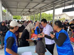 ADN Kajang belanja RM5,000 agih bakul makanan kepada 100 asnaf