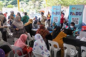 Orang ramai serbu kaunter Padu di karnival rakyat Gombak