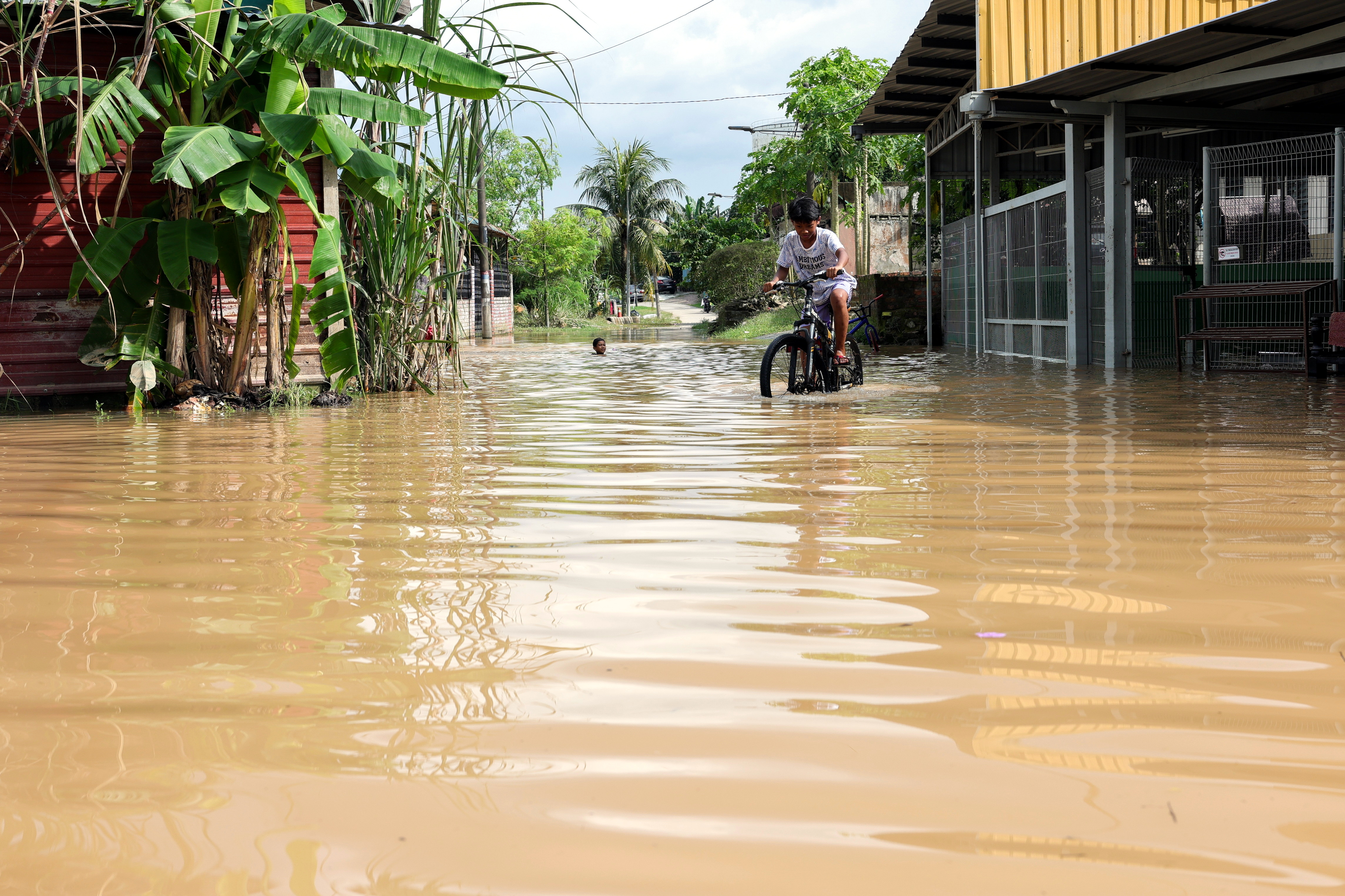Nadma: 891 flood evacuees at 12 relief centres in Johor, Pahang this evening
