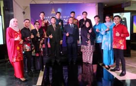 Penjawat awam negeri gayakan Batik Selangor setiap Khamis, popularkan baju rasmi