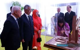 King opens Merdeka 118 Tower
