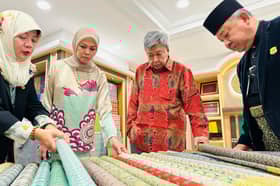 Sultan, Tengku Permaisuri lawat pusat kraftangan Brunei