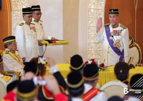 Dr Wan Junaidi angkat sumpah Yang Dipertua Negeri Sarawak kelapan