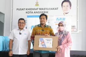 Pelajar IPT syukur terima komputer riba percuma, bantu pembelajaran