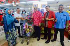 ADN Pandan Indah agih ayam segar, barangan asas sempena Tahun Baharu Cina