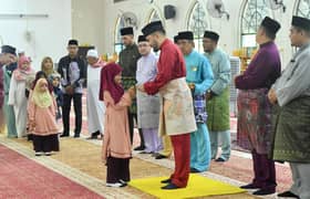 RMS berkenan serah sumbangan kepada anak yatim Hulu Selangor