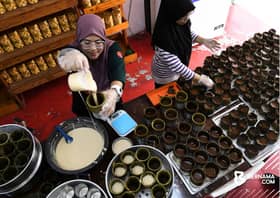 Kuih bakul halal resipi asli mendiang datuk laris di Tik Tok