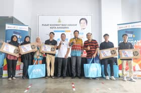 MBI sumbang komputer riba kepada penuntut IPT DUN Kota Anggerik