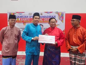 Pandamaran rep distributes over RM30,000 to mosques, suraus for Ramadan activities