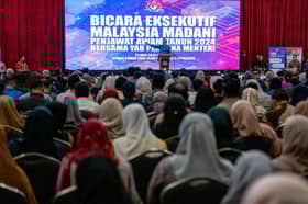 PM saran pimpinan kerajaan cari kaedah selesai masalah kampung masing-masing