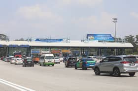 Trafik lebuh raya utama pagi ini lancar, terkawal