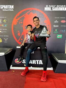 Murid darjah satu lari 552 anak tangga dalam empat minit