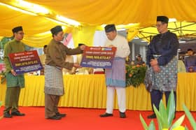 Sultan berbuka puasa bersama pelajar UPM, serah sumbangan raya