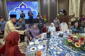 PM Anwar breaks fast with media practitioners at Seri Perdana