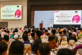 MB buka puasa dengan pendidik, serah sumbangan kepada PIBG sekolah