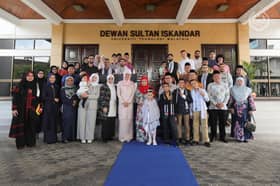 Malaysia offers safe environment for Palestinians to pursue education — Queen