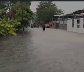 Hujan lebat berterusan sejam, Kampung Melayu Subang dilanda banjir kilat