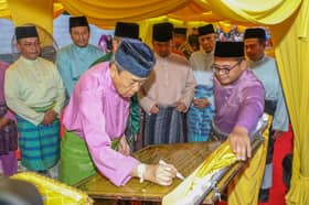 Selangor Sultan officiates Setia Alam Mosque, distributes Aidilfitri aid to needy