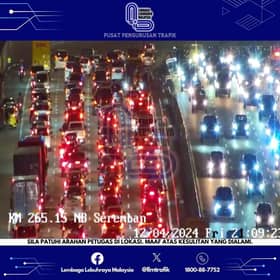 Aliran trafik lebuh raya utama ke ibu kota perlahan takat 9 malam