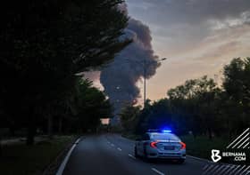 Gudang sisa bahan kimia di Port Dickson musnah terbakar