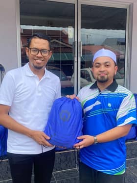 Yide agih selimut, baju kepada mangsa bah di DUN Kota Damansara