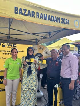 Insentif RM500 buat peniaga bazar rekod transaksi tanpa tunai tertinggi