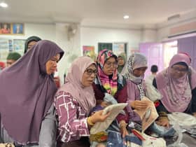 Lebih 1,000 helai pakaian diagih kepada penduduk DUN Kampung Tunku