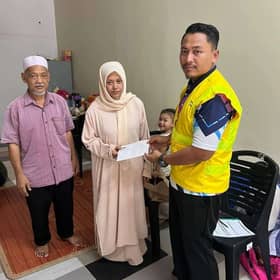 LZS hulur sumbangan ringankan beban mangsa kebakaran di Kampung Jenjarom