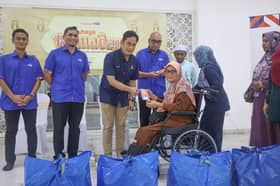 ADN Seri Setia agih bakul makanan, duit raya kepada 100 individu