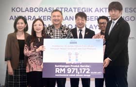 Firm gives Selangor nearly RM1 mln to fight dengue