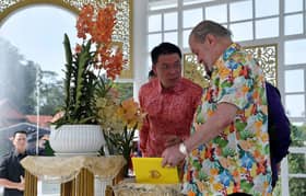 Orkid hibrid digelar 'Aranda Ibrahim Iskandar' sempena nama Agong