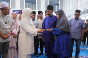 Raja Permaisuri Agong ziarah jenazah dua anggota polis di IPK Johor