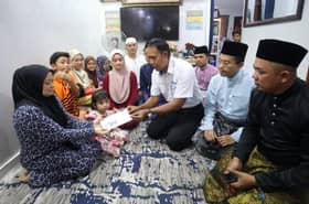 Isteri mangsa maut dihempap pokok terima bantuan bulanan wang, sewa rumah