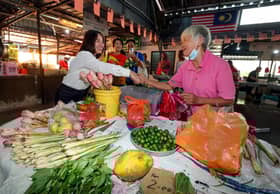 Sock Tao mula tugas wakil rakyat bertemu masyarakat di pasar awam