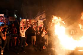 Israeli anti-government protesters march on Netanyahu's home