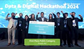 Pelajar UM juara hasilkan inovasi pantau kebocoran sistem paip Air Selangor