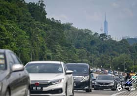 Dewan to discuss traffic jam charges, buskers’ recognition today