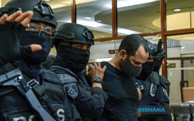 Prosecution to hand over evidence in Israeli-firearms possession case