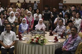 Wan Azizah minta pelajar hargai pengorbanan guru, ibu bapa